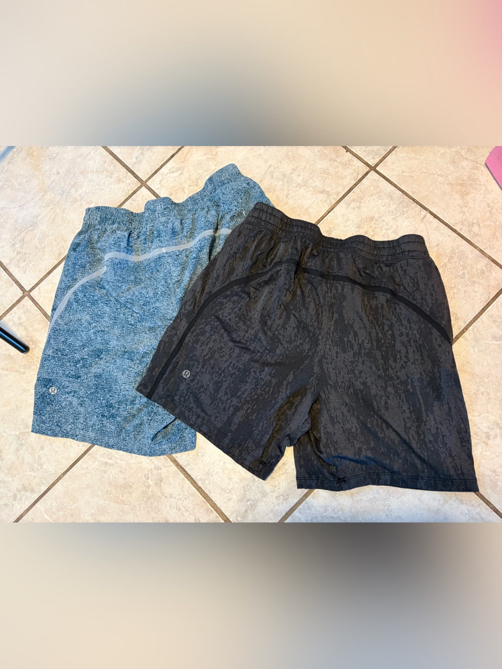 Lululemon Mens “Pace Breaker” Shorts Black and Blue Medium